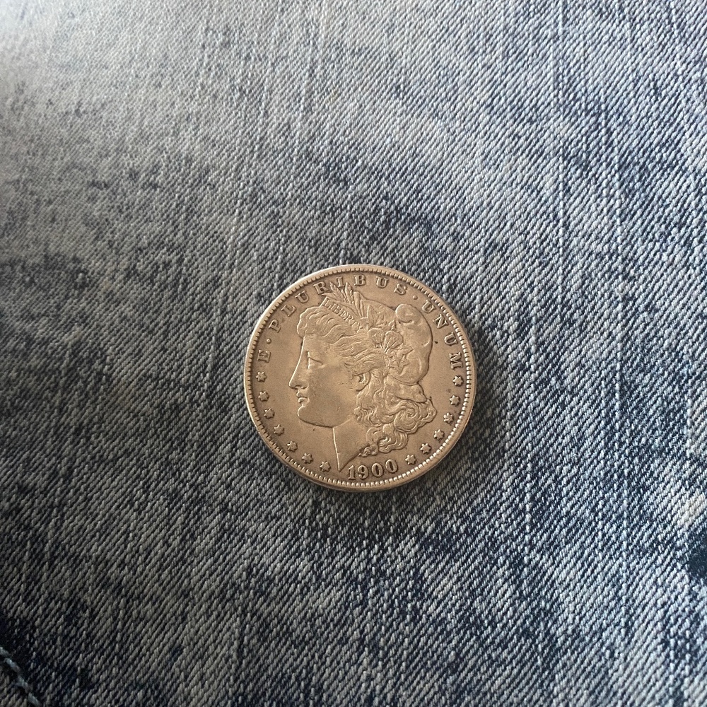 1900 Morgan dollar coin